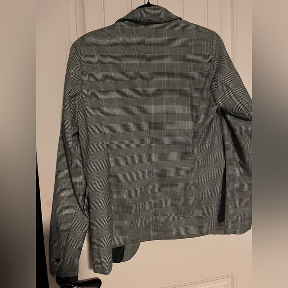 NWOT - never worn oversized plaid blazer - Picture 4 of 5